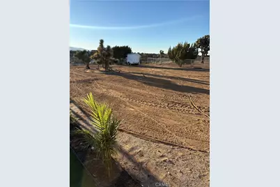 7922 Los Palmas Drive, Oak Hills, CA 92344 - Photo 59