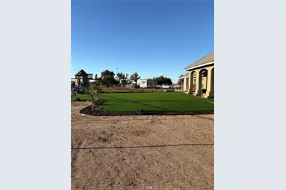 7922 Los Palmas Drive, Oak Hills, CA 92344 - Photo 51