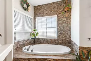 7922 Los Palmas Dr, Oak Hills, CA 92344 - Photo 25