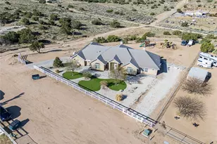 7922 Los Palmas Dr, Oak Hills, CA 92344 - Photo 55