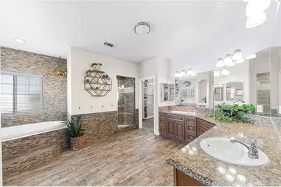 7922 Los Palmas Drive, Oak Hills, CA 92344 - Photo 23