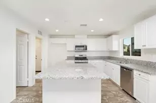 13833 Raven St, Victorville, CA 92392 - Photo 7