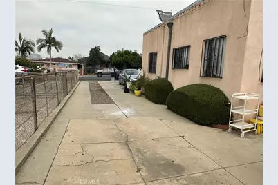 606 S Kern Avenue, East Los Angeles, CA 90022 - Photo 1