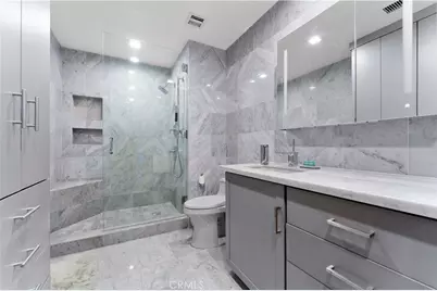 645 W 9th Street #703, Los Angeles, CA 90015 - Photo 17