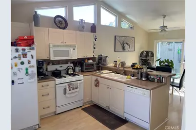 927 W 6th Street, San Pedro, CA 90731 - Photo 33