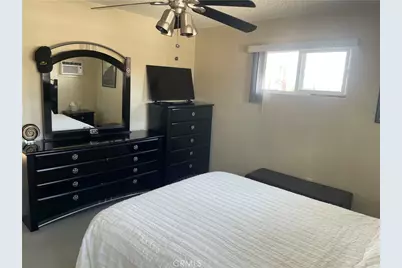 927 W 6th Street, San Pedro, CA 90731 - Photo 13