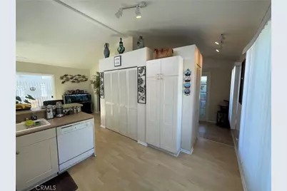 927 W 6th Street, San Pedro, CA 90731 - Photo 35