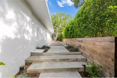 1046 N Hillcrest Road, Beverly Hills, CA 90210 - Photo 5