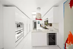 1046 N Hillcrest Rd, Beverly Hills, CA 90210 - Photo 25