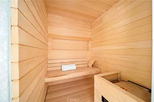 1046 N Hillcrest Rd, Beverly Hills, CA 90210 - Photo 43