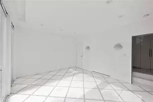 1046 N Hillcrest Rd, Beverly Hills, CA 90210 - Photo 47