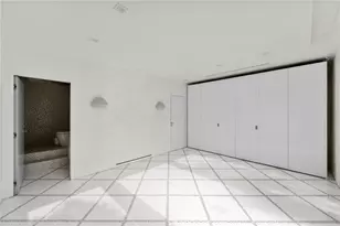 1046 N Hillcrest Rd, Beverly Hills, CA 90210 - Photo 45