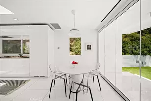 1046 N Hillcrest Rd, Beverly Hills, CA 90210 - Photo 19