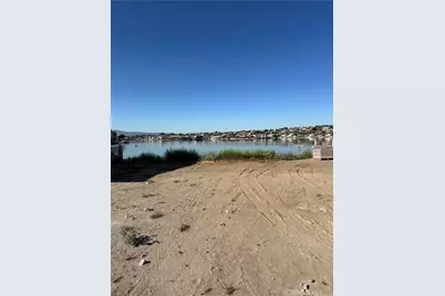 18055 Lakeview Drive, Victorville, CA 92395 - Photo 7