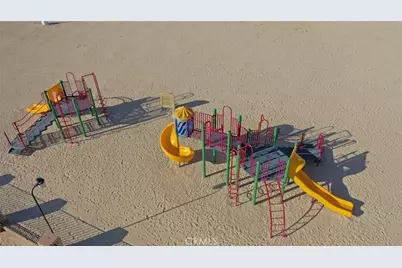 18055 Lakeview Drive, Victorville, CA 92395 - Photo 13