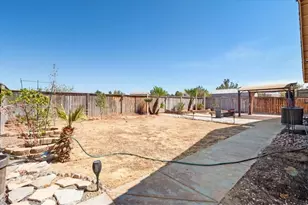 13849 Jackson St, Oak Hills, CA 92344 - Photo 33