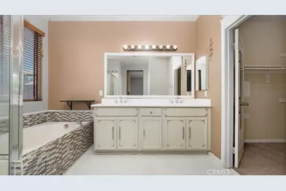 13849 Jackson Street, Oak Hills, CA 92344 - Photo 27