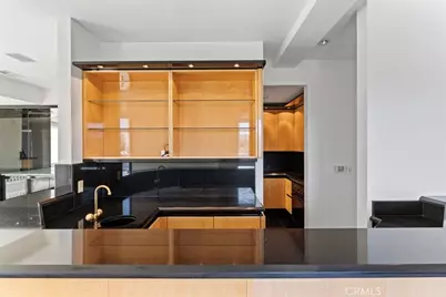 10501 Wilshire Boulevard #1103, Los Angeles, CA 90024 - Photo 9