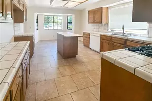 14805 Greenbriar Dr, Helendale, CA 92342 - Photo 5