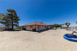 10675 Paramount Rd, Phelan, CA 92371 - Photo 5