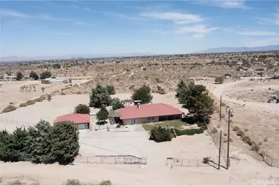 10675 Paramount Rd, Phelan, CA 92371 - Photo 35