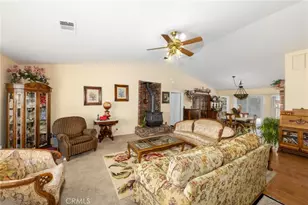 10675 Paramount Rd, Phelan, CA 92371 - Photo 11