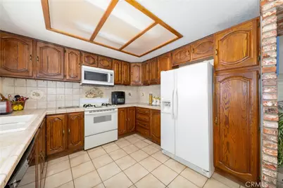 10675 Paramount Rd, Phelan, CA 92371 - Photo 17