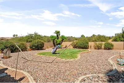 8289 Alta Mesa Road, Oak Hills, CA 92344 - Photo 15