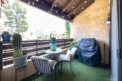 7301 Balboa Boulevard #8, Van Nuys, CA 91406 - Photo 19