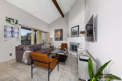 7301 Balboa Boulevard #8, Van Nuys, CA 91406 - Photo 9