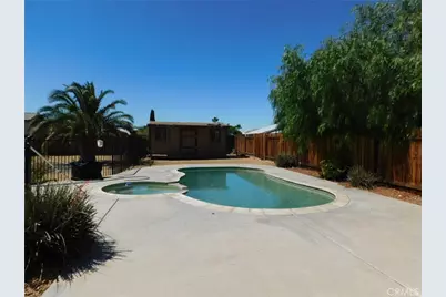 12720 Yorkshire Drive, Apple Valley, CA 92308 - Photo 5