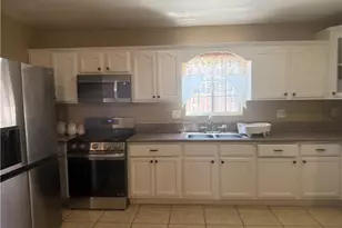 815 E 80th St, Los Angeles, CA 90001 - Photo 11