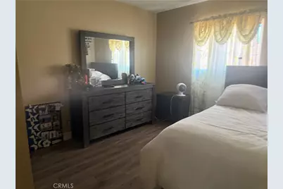 815 E 80th Street, Los Angeles, CA 90001 - Photo 27