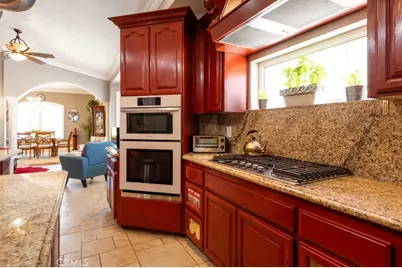 12865 Amberwood Lane, Victorville, CA 92395 - Photo 11