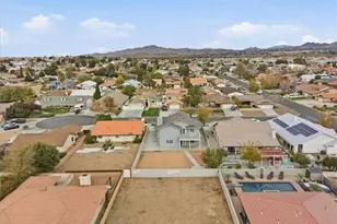 17895 Cumberland Way, Victorville, CA 92395 - Photo 7