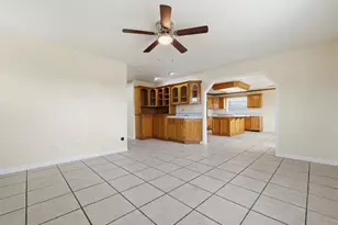 17895 Cumberland Way, Victorville, CA 92395 - Photo 13