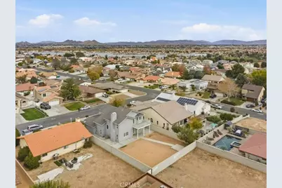17895 Cumberland Way, Victorville, CA 92395 - Photo 5
