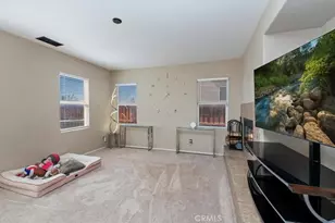 15165 Bluffside Ln, Victorville, CA 92394 - Photo 9