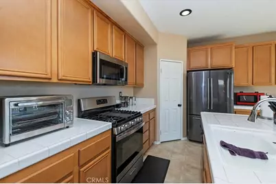 15165 Bluffside Lane, Victorville, CA 92394 - Photo 11
