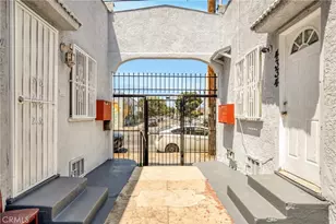 4334 S Main St, Los Angeles, CA 90037 - Photo 3