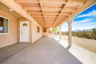 11221 Omelveny Rd, Oak Hills, CA 92344 - Photo 31