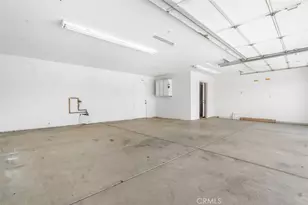 11221 Omelveny Rd, Oak Hills, CA 92344 - Photo 29