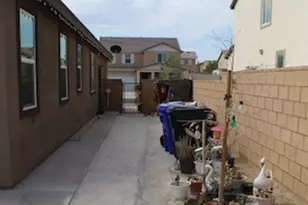 12454 Pinos Verde Ln, Victorville, CA 92392 - Photo 23