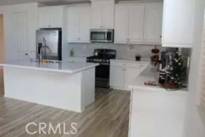 12454 Pinos Verde Lane, Victorville, CA 92392 - Photo 11