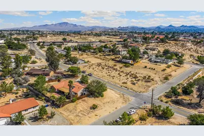 13554 2nd Ave, Victorville, CA 92395 - Photo 11