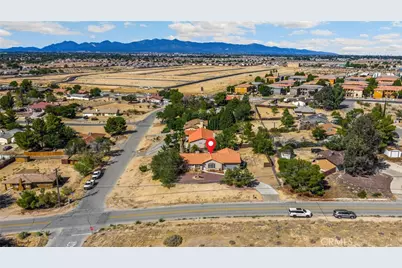 13554 2nd Ave, Victorville, CA 92395 - Photo 9