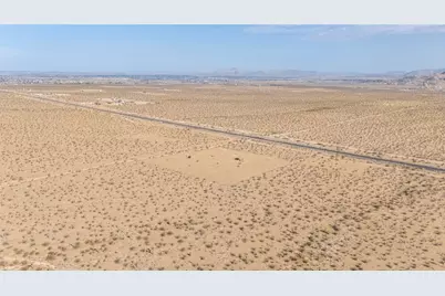 10425 Laguna Seca Drive, Apple Valley, CA 92308 - Photo 3