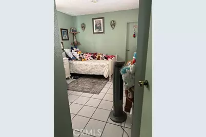 8669 Cypress Avenue, South Gate, CA 90280 - Photo 9