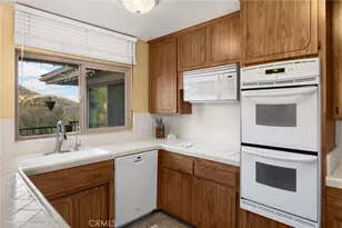 5495 Summit Dr, Wrightwood, CA 92397 - Photo 19