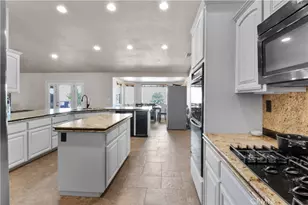 12210 Larch St, Oak Hills, CA 92344 - Photo 7